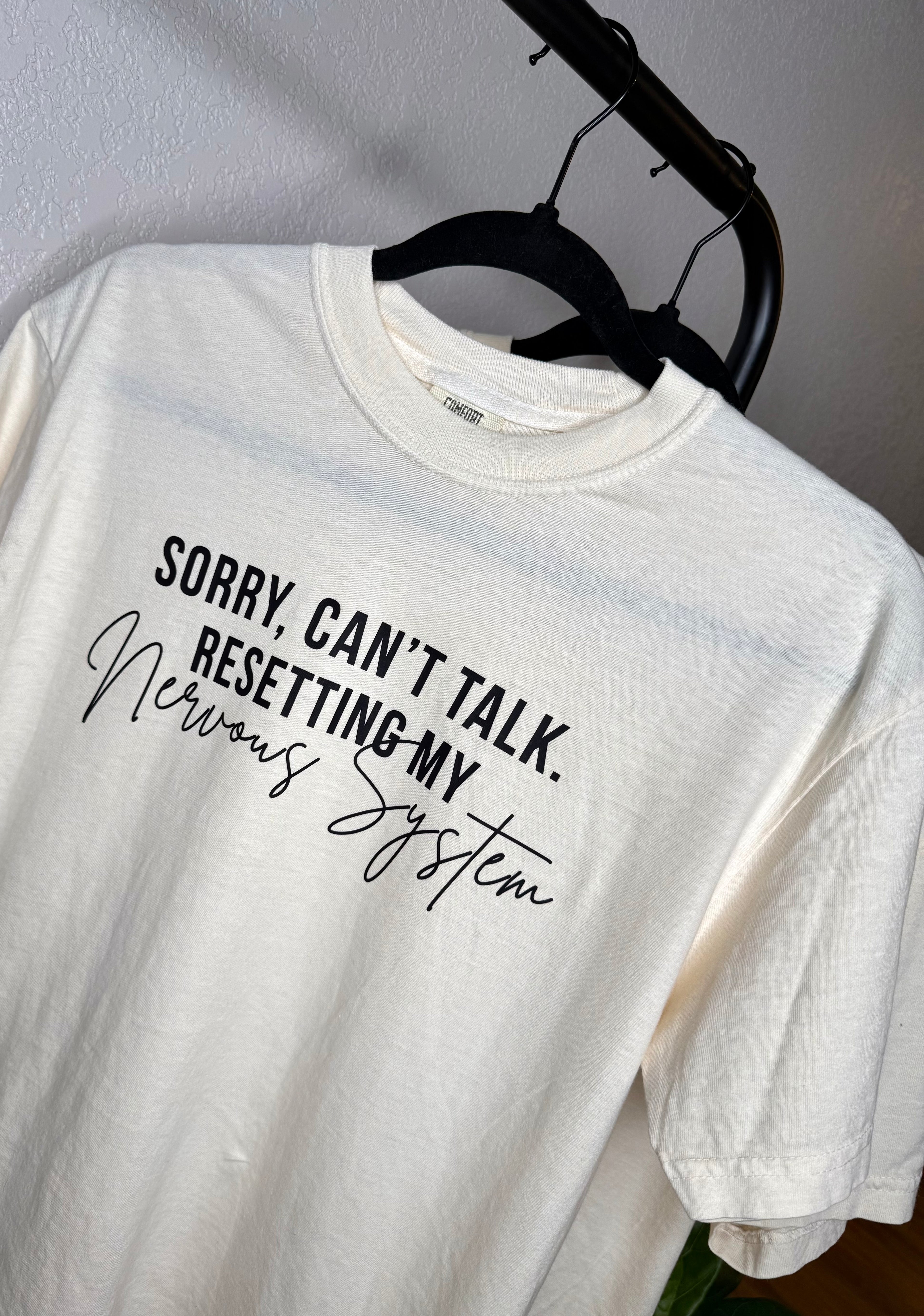 SORRY, CAN’T TALK TEE
